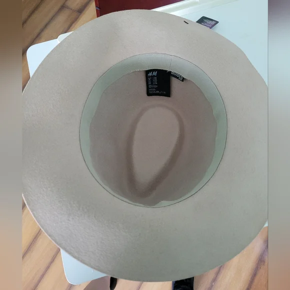 Cream Fedora - Picture 2 of 10